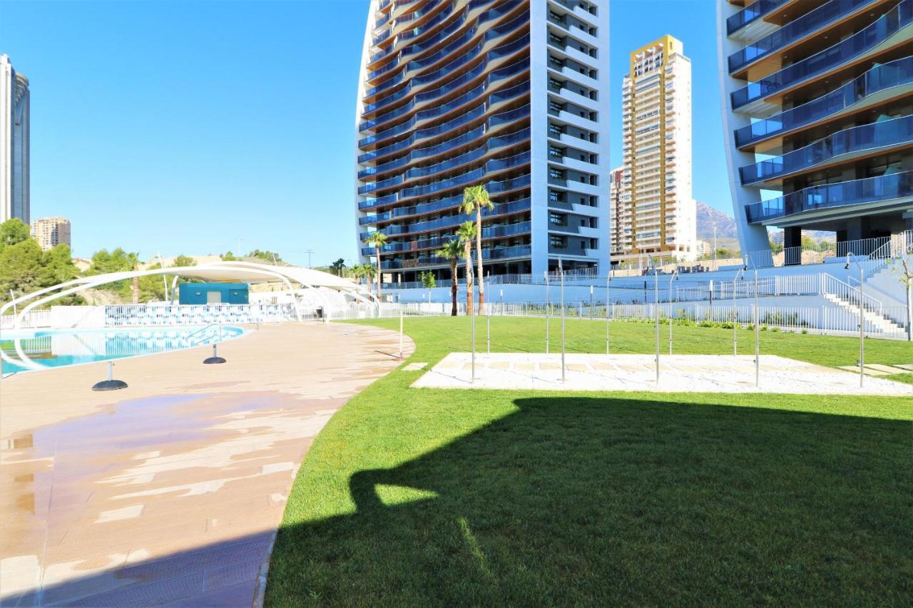 Sunset Waves 18-35 Poniente Beach Resort Benidorm Exterior photo