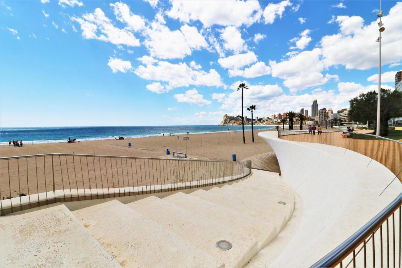 Sunset Waves 18-35 Poniente Beach Resort Benidorm Exterior photo