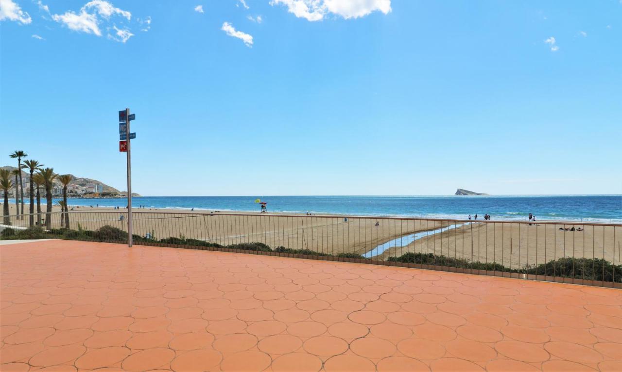 Sunset Waves 18-35 Poniente Beach Resort Benidorm Exterior photo