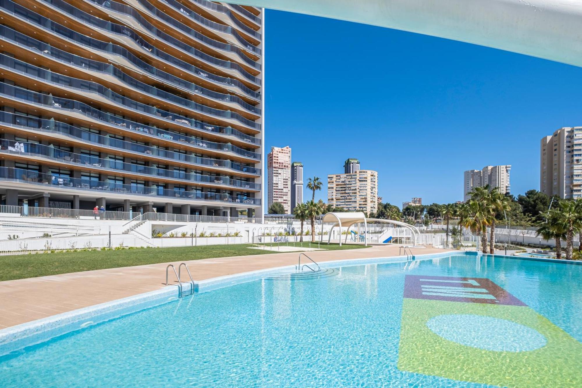 Sunset Waves 18-35 Poniente Beach Resort Benidorm Exterior photo
